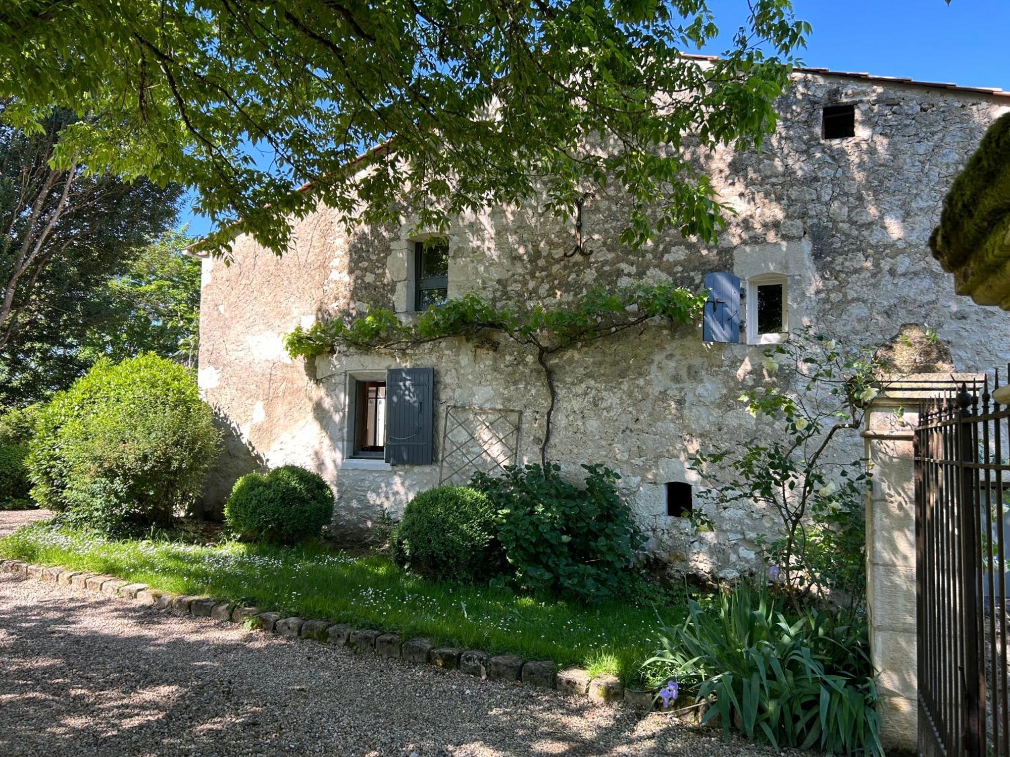 Entre-Vignes-Et-Bastides Hotel Montcaret Exterior foto